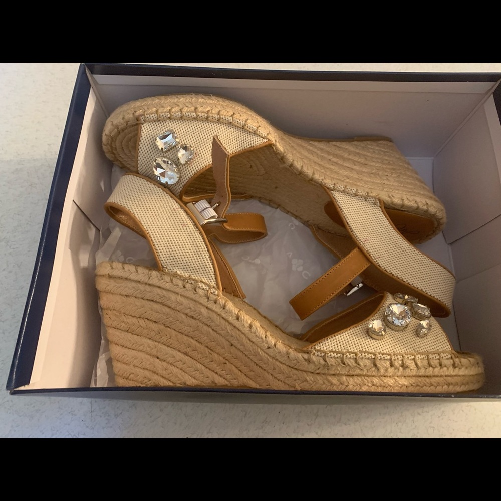 Arturo Chaing “At-Melos Sandals